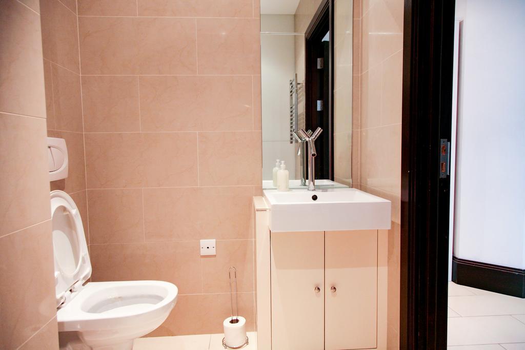 Club Living - Barbican Apartments Londra Cameră foto